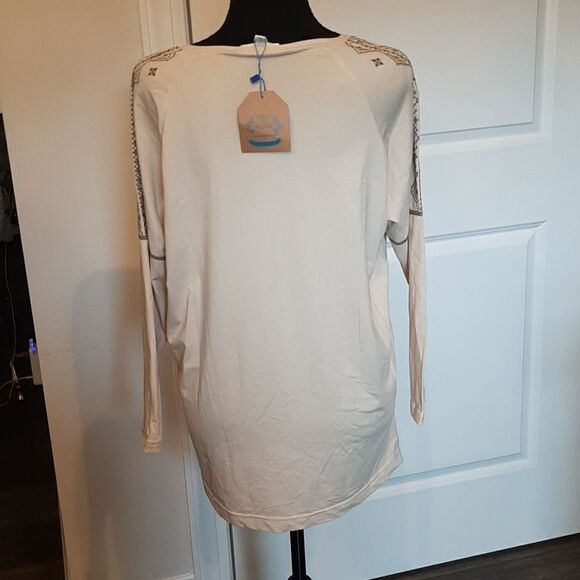 Kori America Cream Shirt with Stitching - Picture 5 of 10